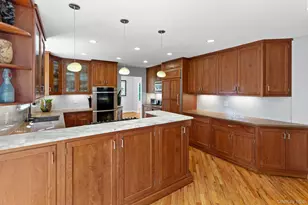 27 Stone Cabin Rd, New Rochelle, NY 10801 - Photo 9