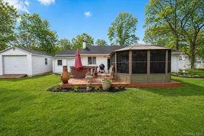 11 Seaford Road, Mastic Beach, NY 11951 - Photo 15