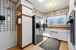 19 Duke Pl, Glen Cove, NY 11542 - Photo 13