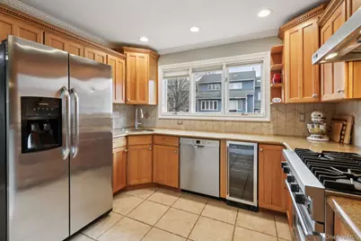 26 Village Green #26, Bardonia, NY 10954 - Photo 5