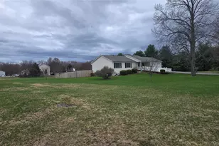 5 Meadows Ct, Staatsburg, NY 12580 - Photo 3