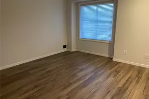 389 Clubhouse Ct, Coram, NY 11727 - Photo 7