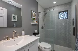 47 Greenmeadow Ct, Deer Park, NY 11729 - Photo 11