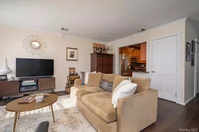 47 Greenmeadow Court, Deer Park, NY 11729 - Photo 5