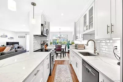 24 Carhart Avenue #211, White Plains, NY 10605 - Photo 7