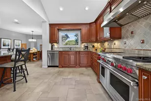 9 St Lawrence Pl, Jericho, NY 11753 - Photo 7