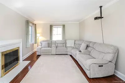60 Roosevelt Avenue, Glen Head, NY 11545 - Photo 9