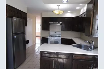 [Address not provided], Lynbrook, NY 11563 - Photo 7