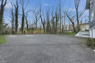 98 Nassau Rd, Huntington, NY 11743 - Photo 21