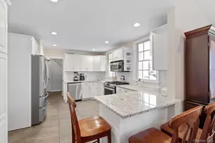 84 Earl St, Westbury, NY 11590 - Photo 7