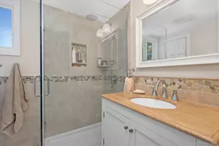 84 Earl St, Westbury, NY 11590 - Photo 19
