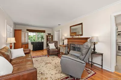 84 Earl Street, Westbury, NY 11590 - Photo 11