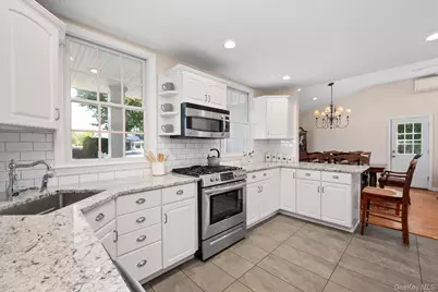 84 Earl Street, Westbury, NY 11590 - Photo 5