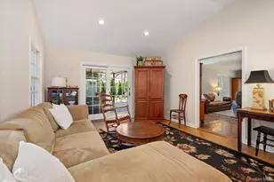 84 Earl St, Westbury, NY 11590 - Photo 13