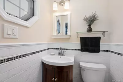 84 Earl Street, Westbury, NY 11590 - Photo 15