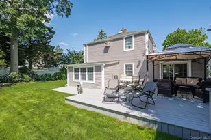84 Earl St, Westbury, NY 11590 - Photo 23