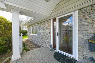 1968 Cynthia Ln, Merrick, NY 11566 - Photo 3