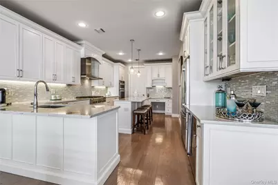 5 Sea Isle Landing, Glen Cove, NY 11542 - Photo 11