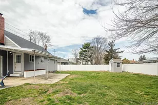 167 Union Ave, Holbrook, NY 11741 - Photo 19