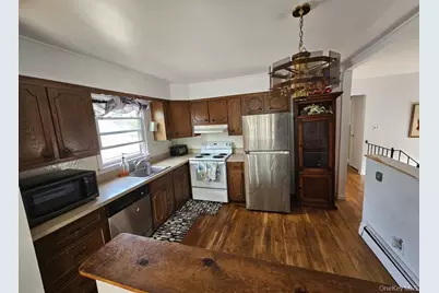 5 Ireland Place, Copiague, NY 11726 - Photo 5