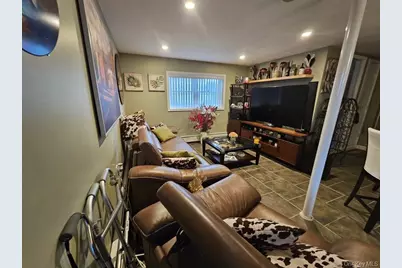 5 Ireland Place, Copiague, NY 11726 - Photo 9