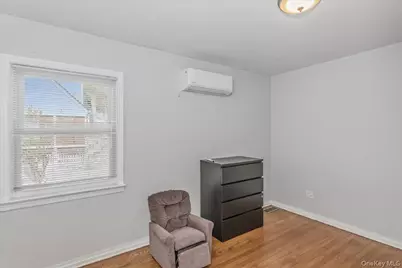 132 Wardwell Road, Mineola, NY 11501 - Photo 15