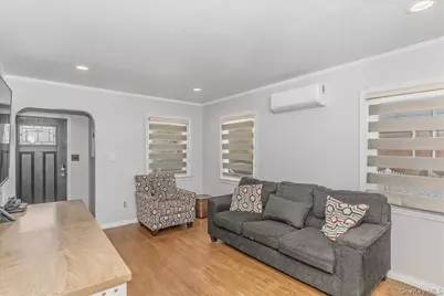 132 Wardwell Road, Mineola, NY 11501 - Photo 5