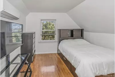 132 Wardwell Road, Mineola, NY 11501 - Photo 19