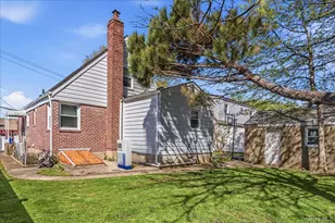 132 Wardwell Rd, Mineola, NY 11501 - Photo 25