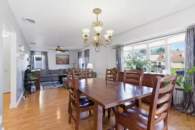 632 Wyngate Drive W, Valley Stream, NY 11580 - Photo 3