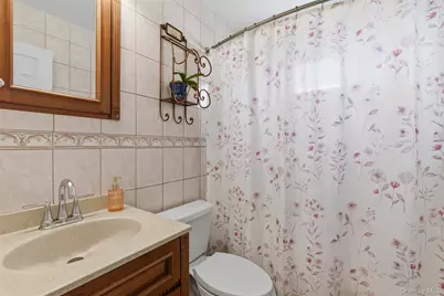 632 Wyngate Drive W, Valley Stream, NY 11580 - Photo 15