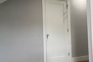 27-15 Butler St, East Elmhurst, NY 11369 - Photo 11