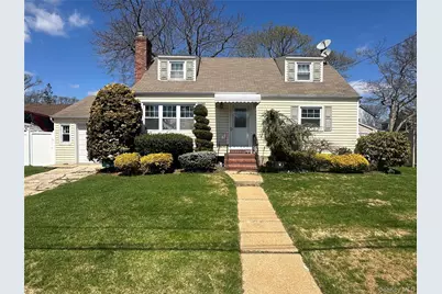 8 Garden Place, Merrick, NY 11566 - Photo 1