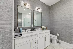 22302 Aspenwood Dr, Plainview, NY 11803 - Photo 27