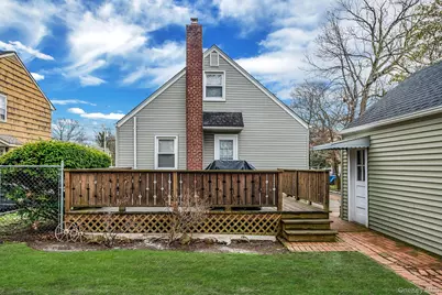 1760 Slocum Street, Hewlett, NY 11557 - Photo 35