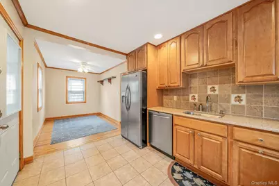 1760 Slocum Street, Hewlett, NY 11557 - Photo 5