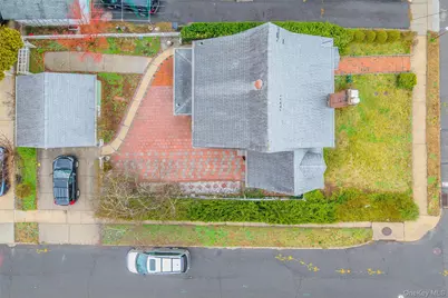 11 Baker Hill Road, Great Neck, NY 11023 - Photo 27