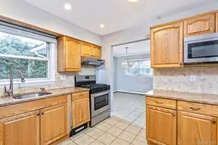 5 Richlee St, Blue Point, NY 11715 - Photo 9