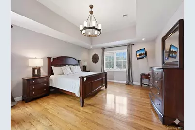 20 E Main Street, Huntington, NY 11743 - Photo 11