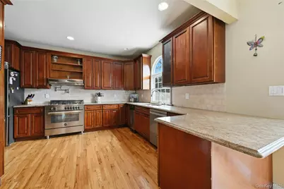 20 E Main Street, Huntington, NY 11743 - Photo 7