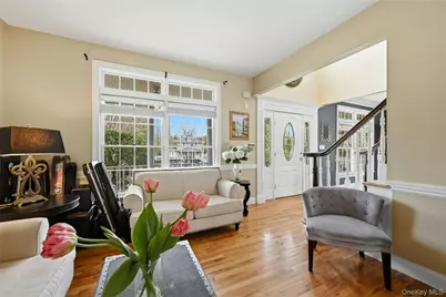 20 E Main Street, Huntington, NY 11743 - Photo 3