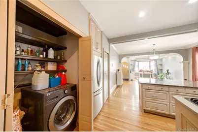 1402 Thieriot Avenue, Bronx, NY 10460 - Photo 13