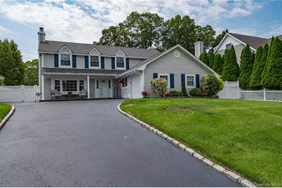 16 Sussex Lane, Lake Grove, NY 11755 - Photo 3