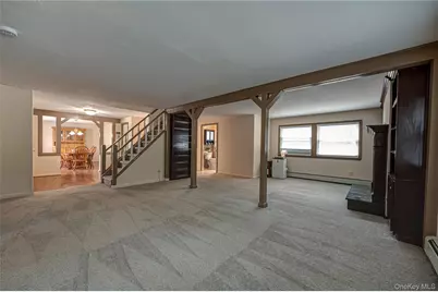 16 Sussex Lane, Lake Grove, NY 11755 - Photo 15