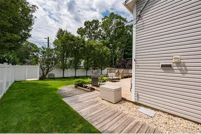 16 Sussex Lane, Lake Grove, NY 11755 - Photo 33
