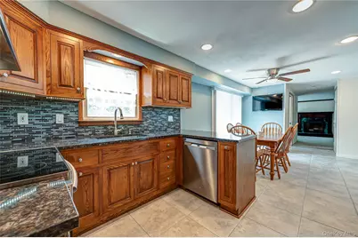 16 Sussex Lane, Lake Grove, NY 11755 - Photo 13