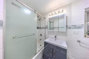 1557 Glover St, Bronx, NY 10462 - Photo 15