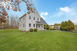 24 Buckskin Ln, Riverhead, NY 11901 - Photo 3