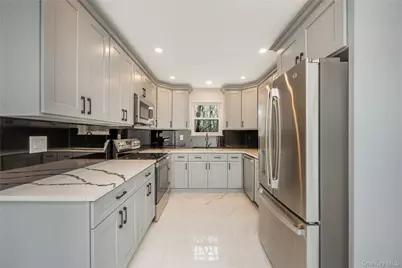 24 Buckskin Lane, Riverhead, NY 11901 - Photo 9