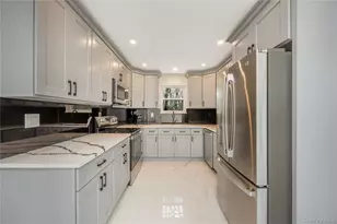 24 Buckskin Ln, Riverhead, NY 11901 - Photo 9